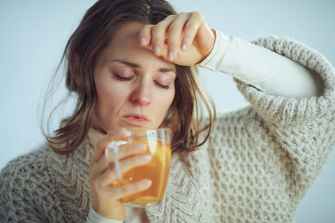 Kräutertee-Mischungen bei Kopfschmerz und Migräne